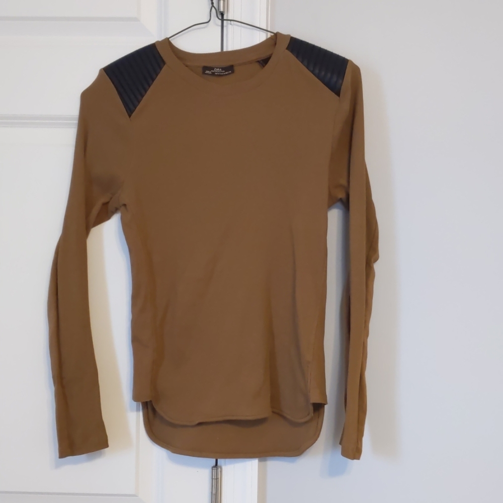 Moto shoulder shirt